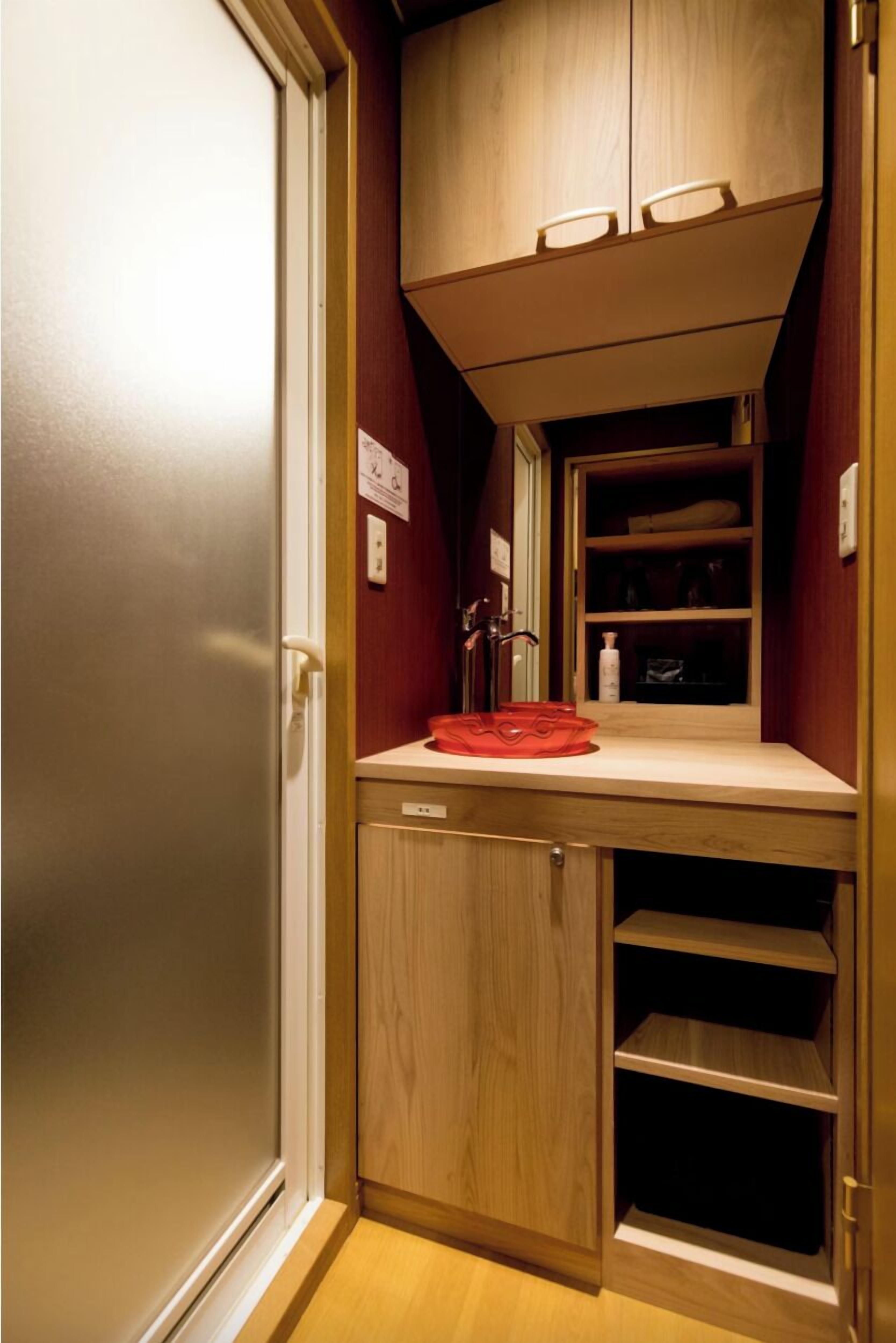 Comfort Apartment, 1 Bedroom, City View | Bathroom | Separate tub and shower, eco-friendly toiletries, hair dryer, slippers