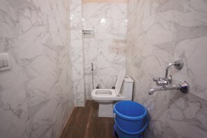 Deluxe Double Room, City View | Bathroom - The New Temptation Ultimate Katra Rd (Prayagraj)