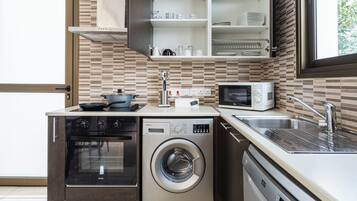 Villa, 3 Bedrooms, Private Pool, City View | Private kitchen