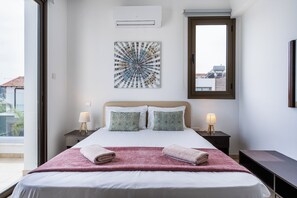Egyptian cotton sheets, premium bedding, individually decorated - Sea La Vie 3-BR Villa & Pool in Protaras (Paralimni)