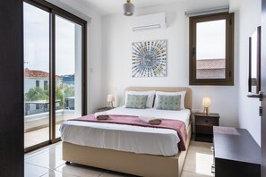 Villa, 3 Bedrooms, Private Pool, City View - Sea La Vie 3-BR Villa & Pool in Protaras (Paralimni)