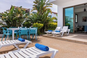 Outdoor dining - Sea La Vie 3-BR Villa & Pool in Protaras (Paralimni)