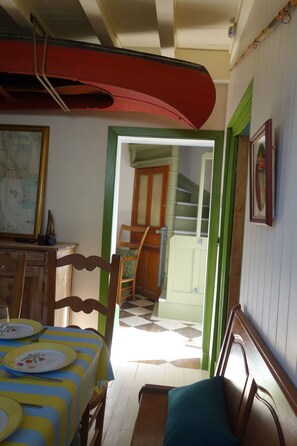 Dining - House with river access and sauna at the foot of the château, La Flèche zoo and 24h (Durtal)