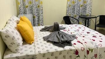 1 Schlafzimmer, Bügeleisen/Bügelbrett, Bettwäsche