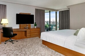 Deluxe Room - Crowne Plaza Toronto Suites (Toronto)