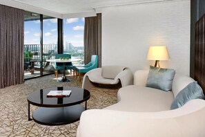 Living area - Crowne Plaza Toronto Suites (Toronto)