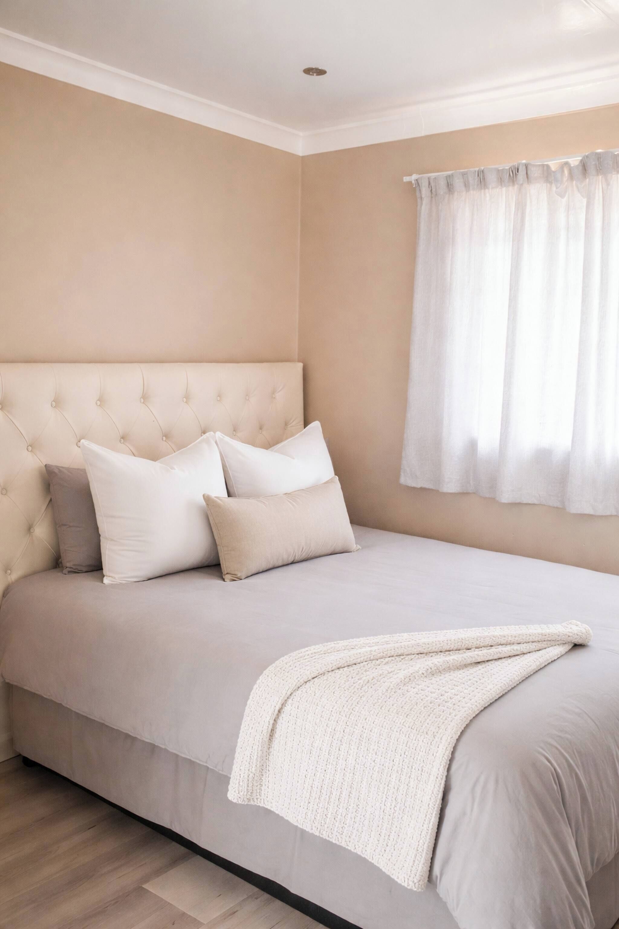 1 habitación, tabla de planchar con plancha, internet y ropa de cama 