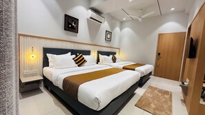 Room - Balaji Hotel (Somnath)