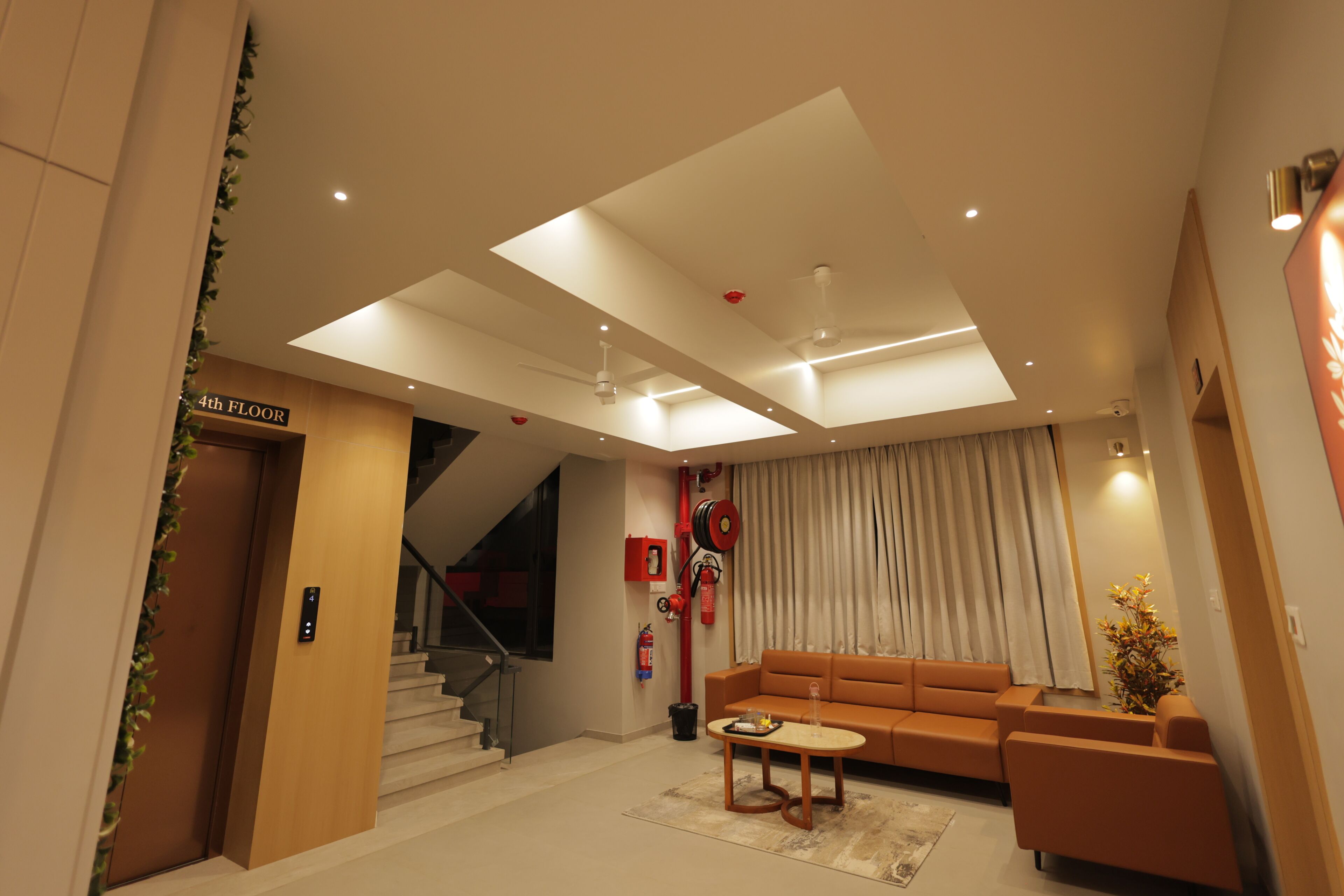 المنشأة من الداخل