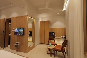 Family Quadruple Room, 4 Bedrooms - Balaji Hotel (Somnath)