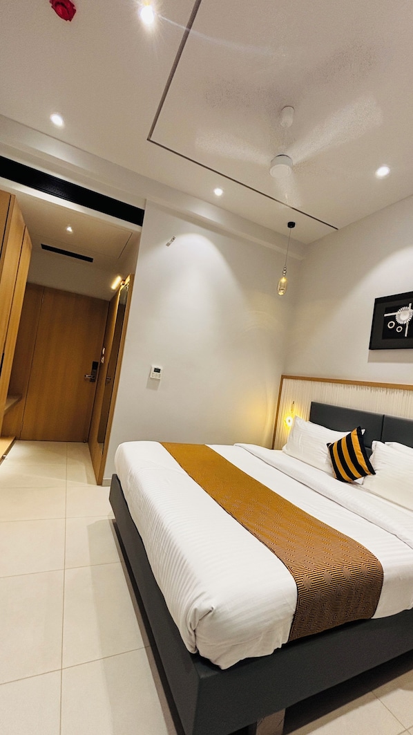 Standard Double Room, City View | Egyptian cotton sheets, premium bedding, down comforters, pillowtop beds