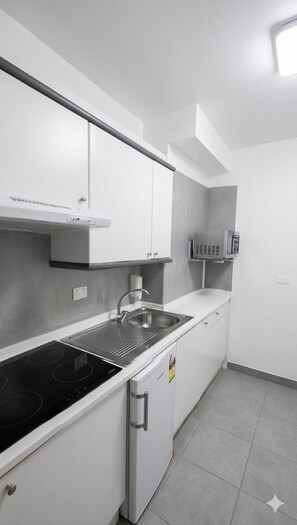 Microwave, stovetop - MC La Quinta (La Quinta)