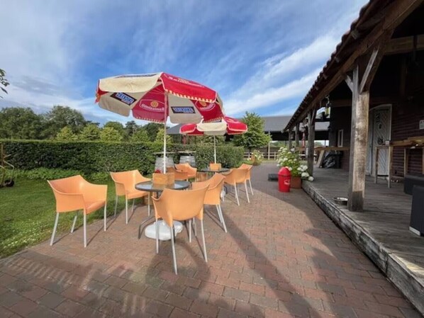Outdoor dining - Will's Ranch - Guesthouse (Heibloem)