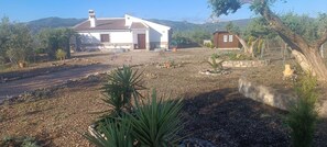 Exterior - Holiday Home 'Encanto Rural' with Mountain Views, Wi-Fi, and Air Conditioning (Riogordo)