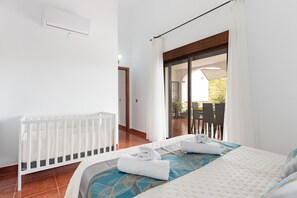 Room - Holiday Home 'Encanto Rural' with Mountain Views, Wi-Fi, and Air Conditioning (Riogordo)