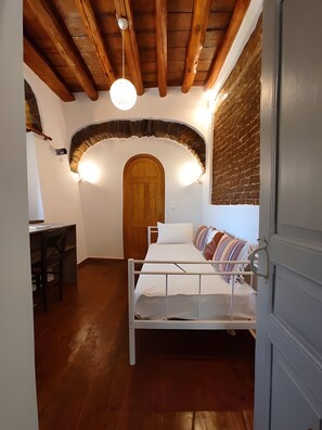 3 bedrooms, WiFi, bed sheets - Country House 'Ktima Kariofillis' with Mountain View and Private Terrace (Révmata)