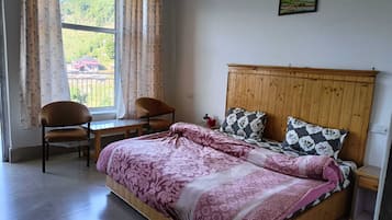 Habitación doble | Camas supletorias, wifi gratis, ropa de cama