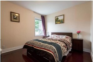 Standard Room - Lilli Garden Urban Stay (Toronto)