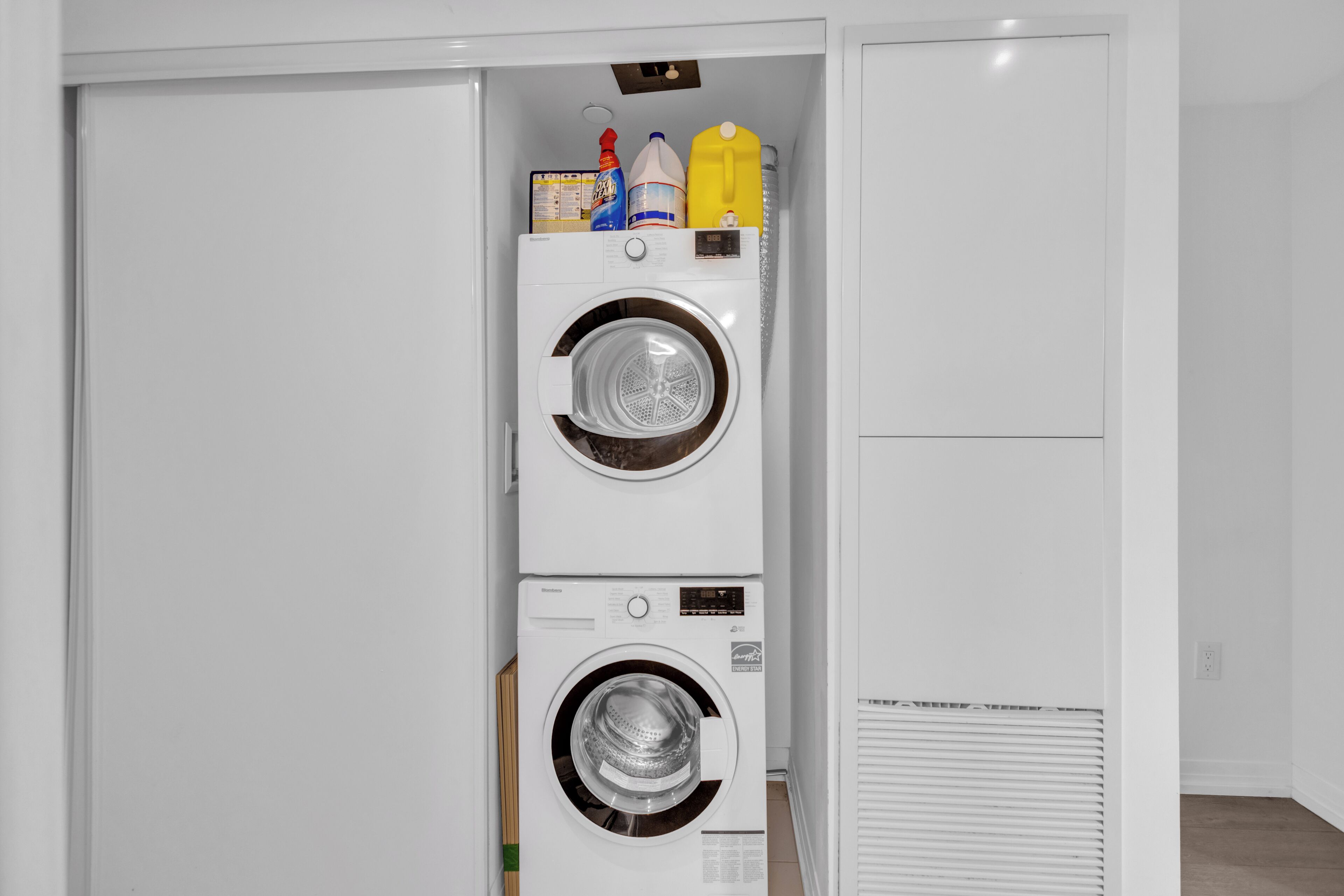 Suite Premium, 3 chambres, salle de bains privée, vue ville | Blanchisserie