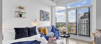 Downtown East Hotel & Suites