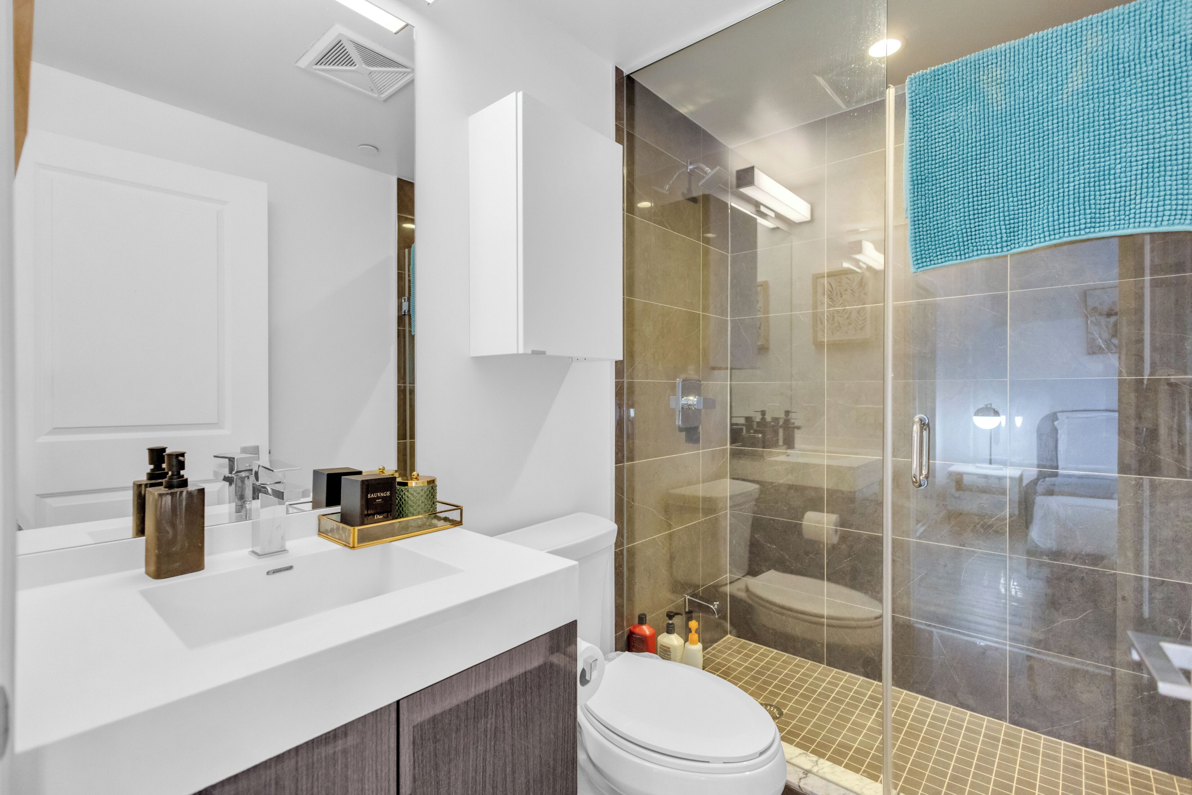 Superior Suite, 3 Bedrooms, 2 Bathrooms, City View | Bathroom