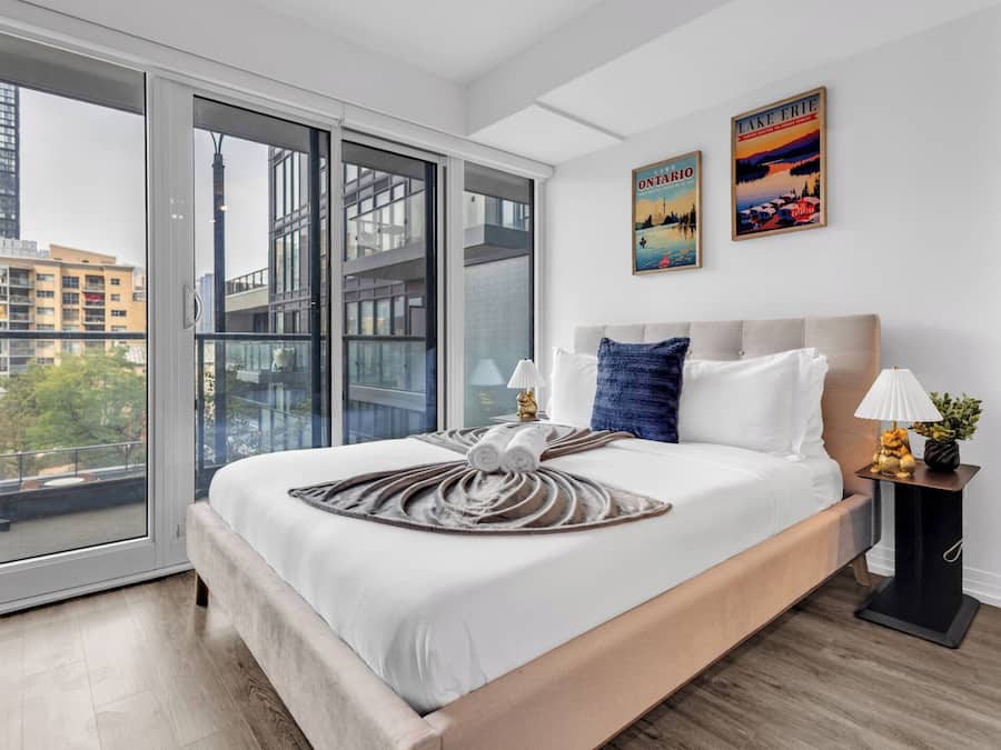 Classic Studio Suite, 1 Queen Bed with Sofa bed, Non Smoking, Private Bathroom | Living area