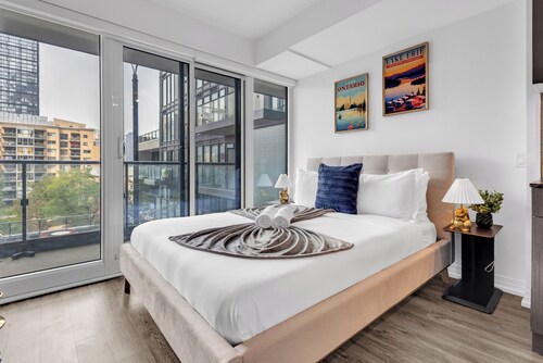 Downtown East Hotel & Suites