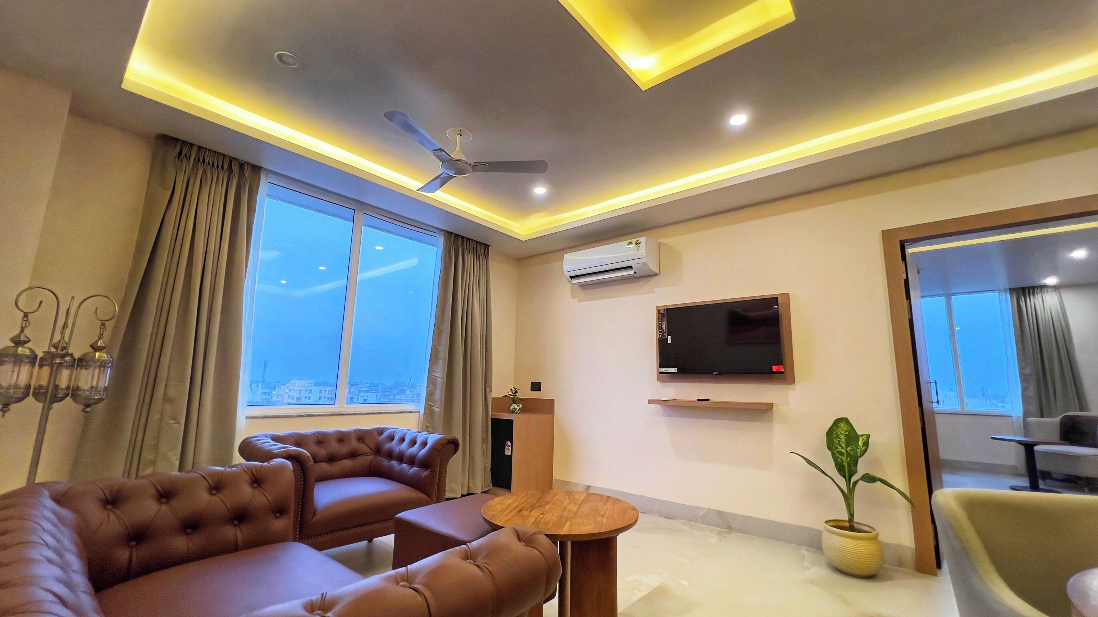 Luxury Suite | Living area | Smart TV