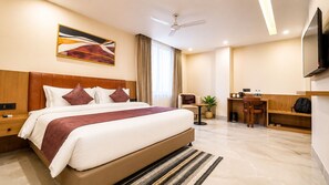 Luxury Suite | Egyptian cotton sheets, premium bedding, down duvets - Vaishnavi Beacon Hotel Patna (Patna)