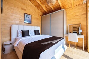 Room - Oria Luxury Cottage w/ Shared Pool & Sauna (Orja Luka)