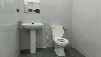 Quarto casal luxo, vista para o jardim | Banheiro