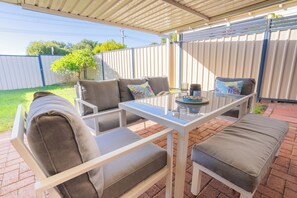 Outdoor dining - Scenic Ocean View and Sunset- Walk To Falcon Beach (Falcon)