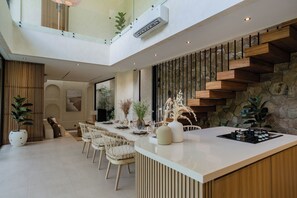 Premium Villa, 2 Bedrooms, Balcony, Partial Sea View | Dining - KONO Villas & Resort (Kutuh)