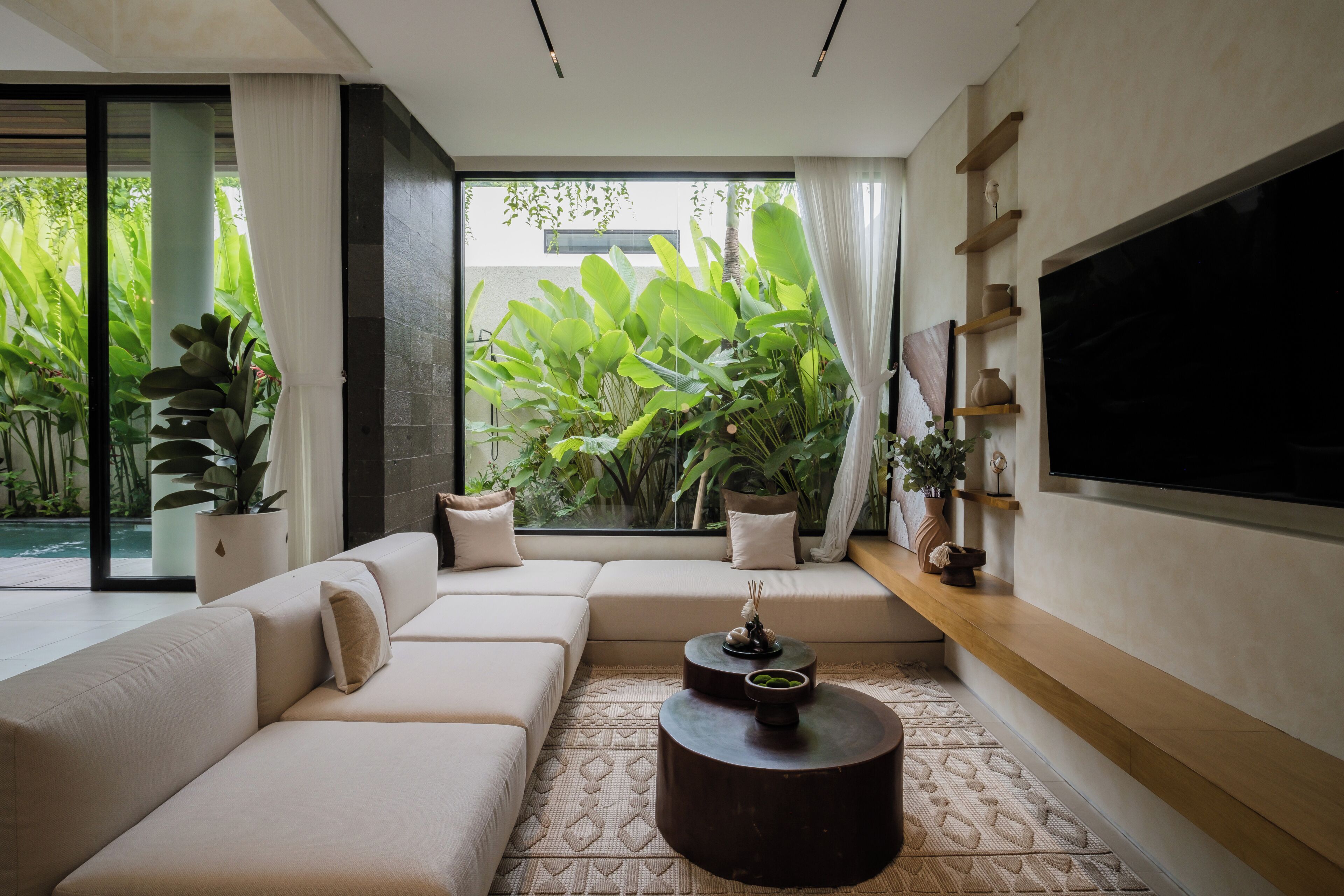 Villa Supérieure, 2 chambres, balcon, vue cour intérieure | Coin séjour