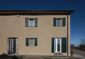 Exterior detail - House La Mirella - cozy in quiet area surrounded by greenery (Montecopiolo)