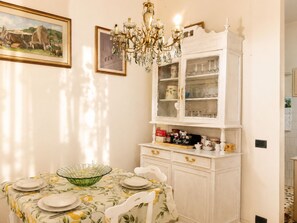 Dining - Close to unipol arena Bed and breakfast (Casalecchio di Reno)