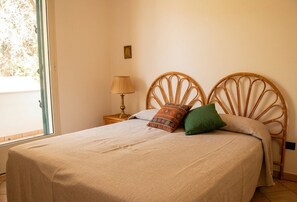 1 Schlafzimmer, Bügeleisen/Bügelbrett, Bettwäsche