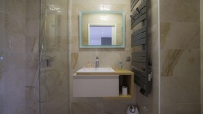 Hair dryer, towels, soap, toilet paper - Pool Monte Carlo Luxury Apartment (Beausoleil)