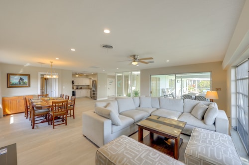 4-bedroom Water front Home w/Heated Pool in Punta Gorda Boating, fishing
sleep10