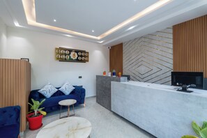 Lobby - DLS The Emerald (Naina Range, Nainital)