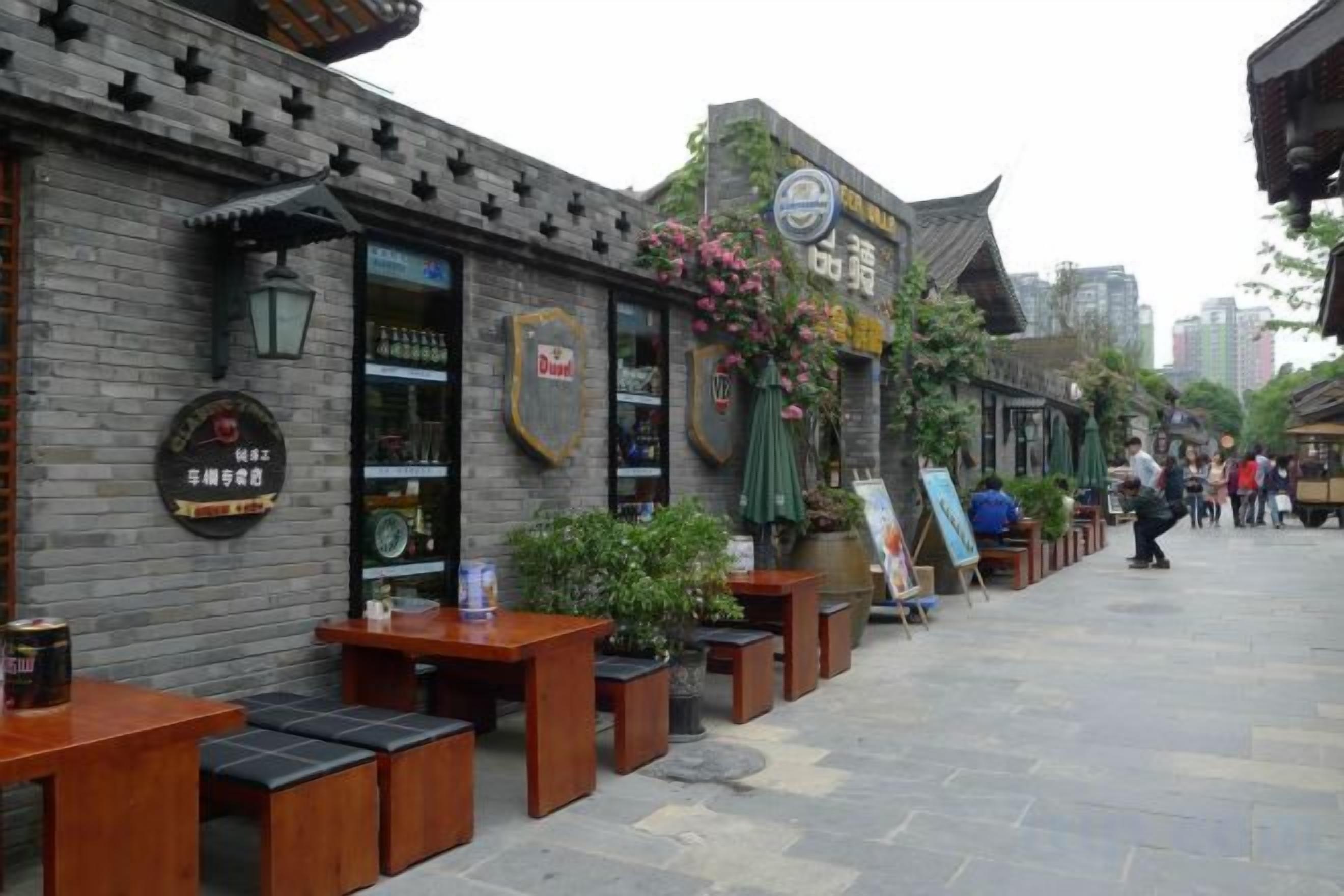 Tempat makan luar