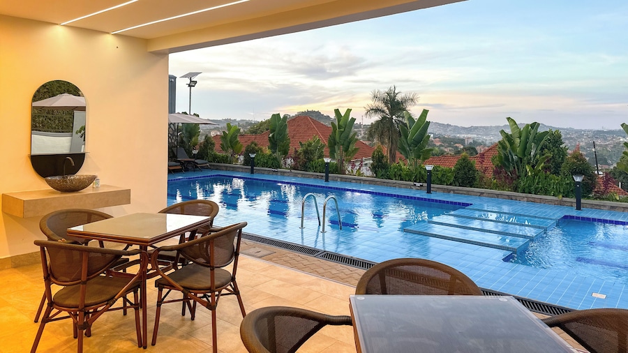 Vee Serviced Apartments & Hotel