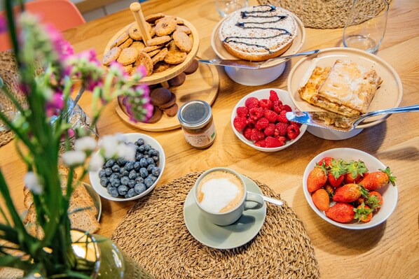 Desayuno (con cargo) 