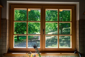 Interior - Bed and Breakfast 'I Maroneri - Camera Sambuco' with Mountain View, Shared Terrace and Wi-Fi (Drena)