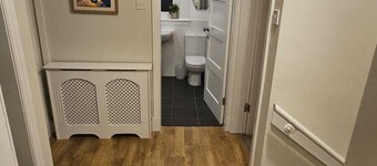 Spacious Flat in Coatbridge, Glasgow & Edinburgh train connections