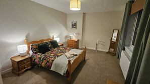 Room - Spacious Flat in Coatbridge, Glasgow & Edinburgh train connections (Coatbridge)