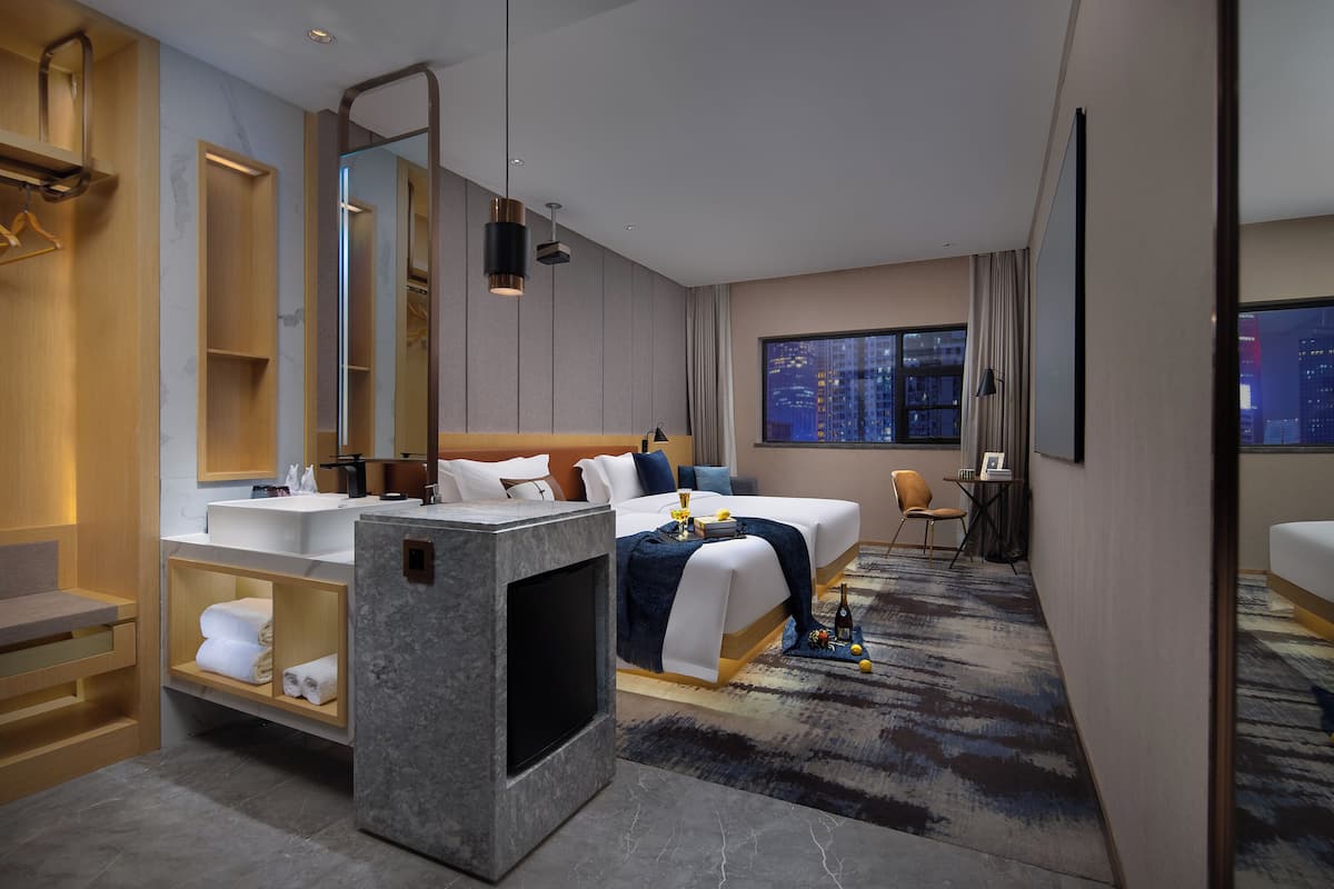 Signature Twin Room, City View