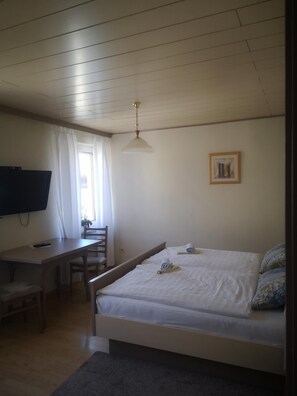 Double Room | Free WiFi