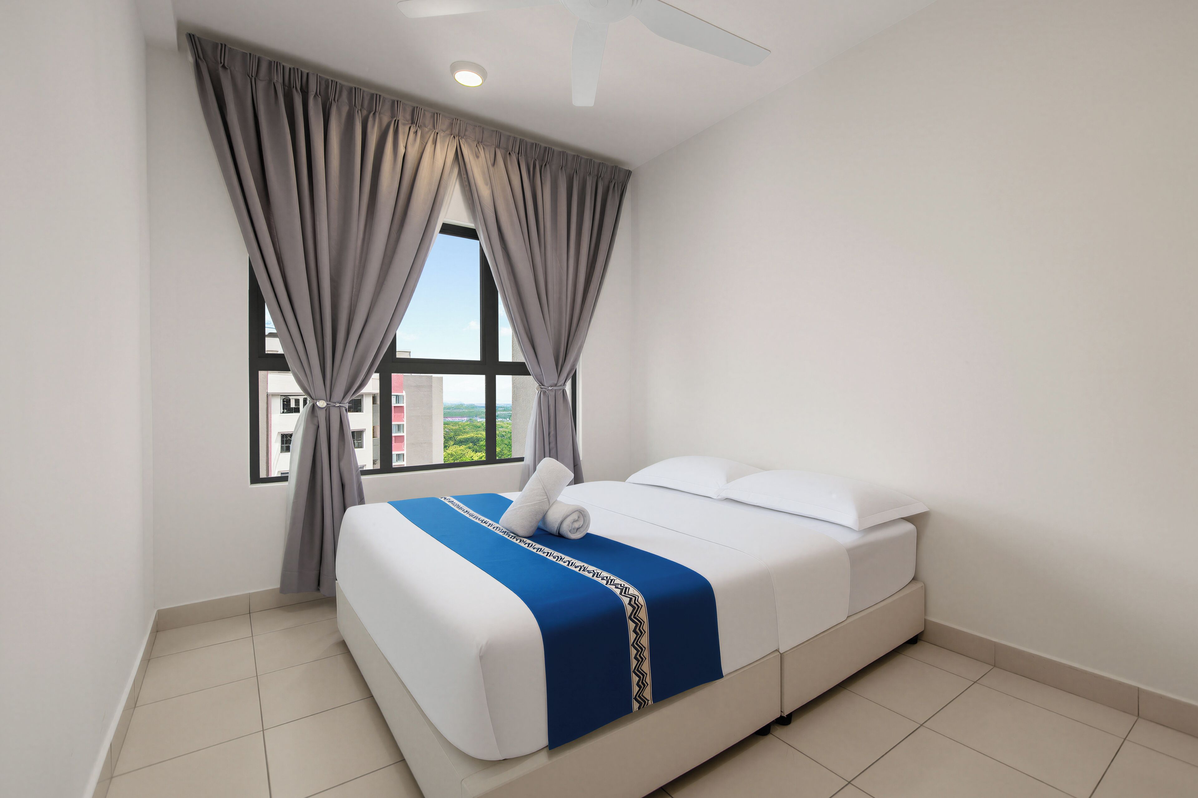 Comfort Apartment, 2 Bedrooms, Kitchen, City View | Hypo-allergenic bedding, desk, laptop workspace, blackout drapes