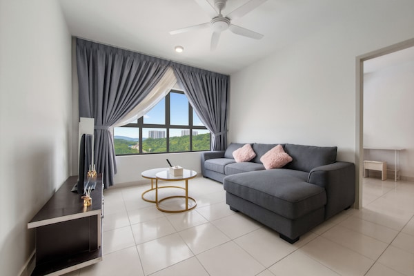 Appartement Classique, 3 chambres, cuisine, vue ville | Coin séjour